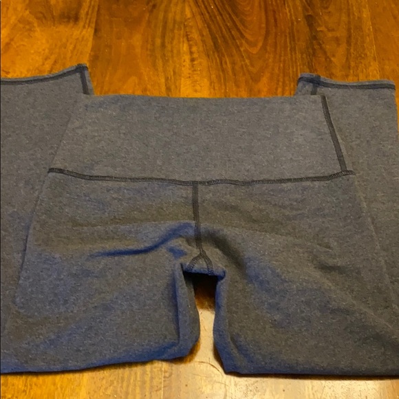 Lululemon wonder under crop leggings 6 - Picture 3 of 4